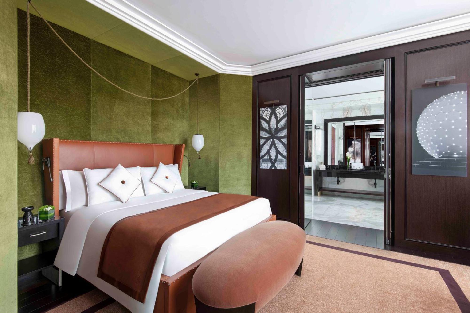 Banyan Tree Doha At La Cigale Mushaireb Exterior photo A bedroom at the Mandarin Oriental, London